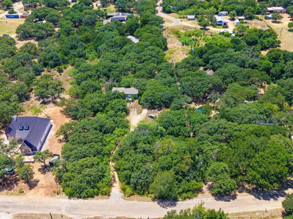5613 Thousand Oaks Drive Joshua, TX 76058