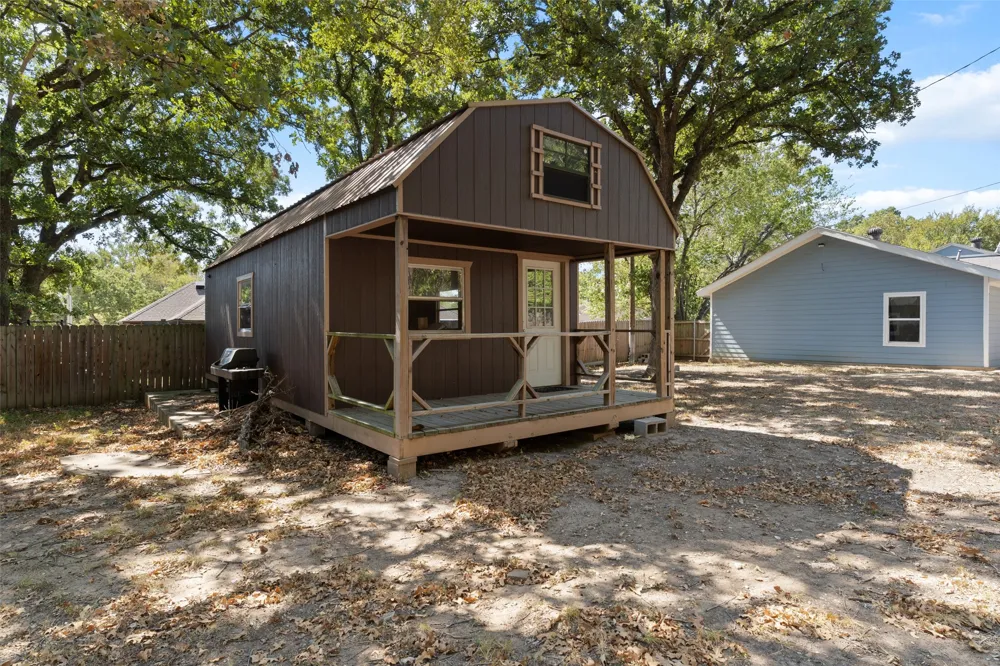 2803 Dennis Circle Seagoville, TX 75159