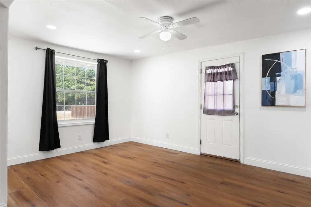 2803 Dennis Circle Seagoville, TX 75159