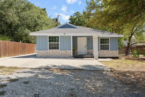 2803 Dennis Circle
