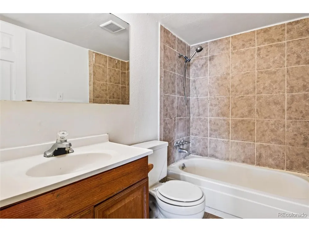 10211 Ura Lane #9-9-207 Thornton, CO 80260