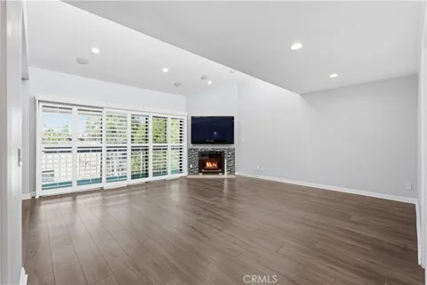 4542 Willis Avenue #302