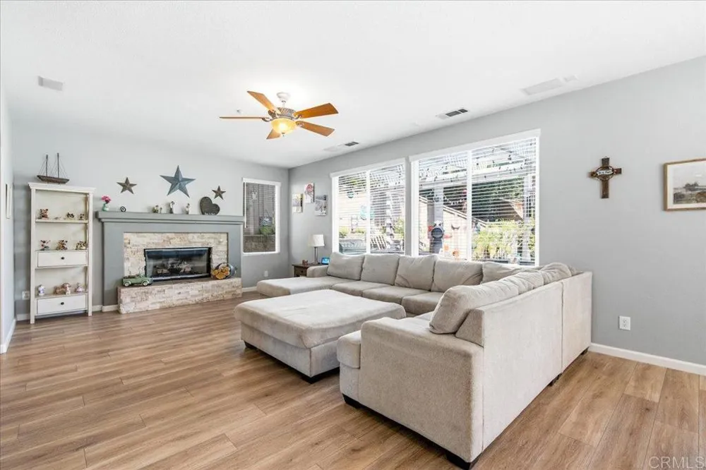 937 Westport Lane Vista, CA 92084