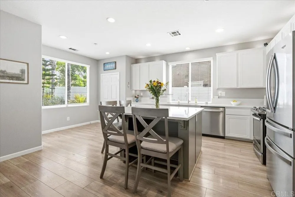 937 Westport Lane Vista, CA 92084