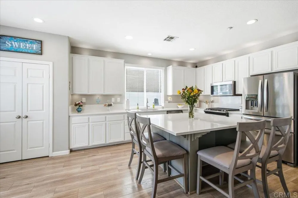 937 Westport Lane Vista, CA 92084