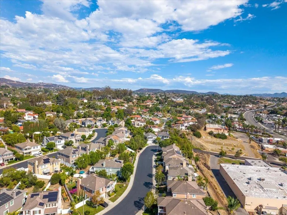 937 Westport Lane Vista, CA 92084