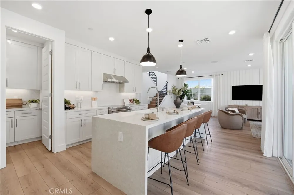 4891 Arroyo Run Moorpark, CA 93021