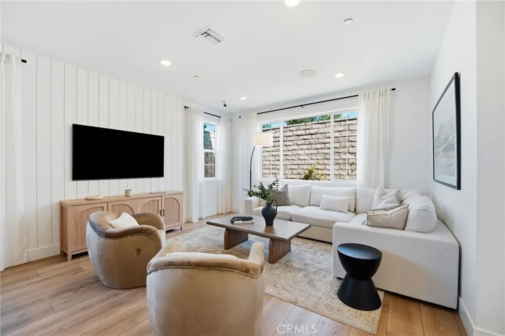4891 Arroyo Run Moorpark, CA 93021