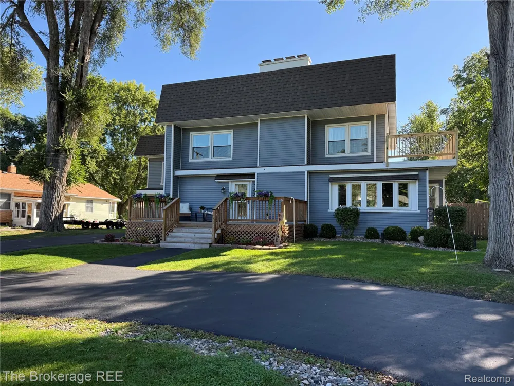 1442 Packard Avenue Burton City, MI 48509