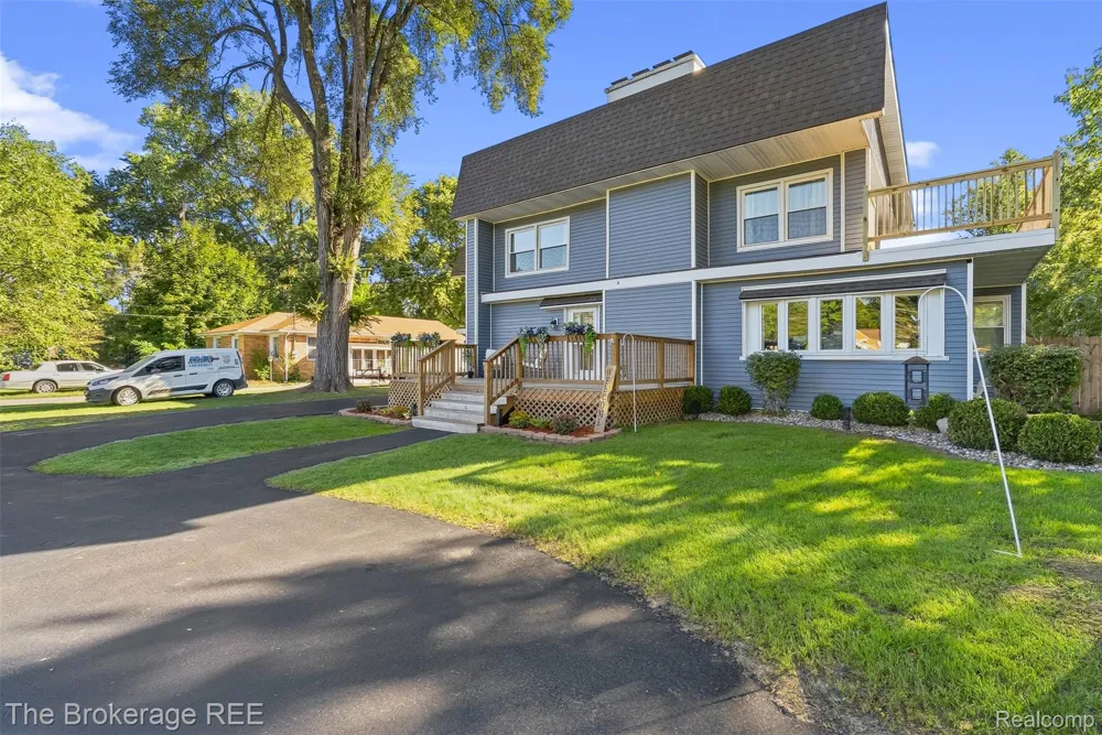 1442 Packard Avenue Burton City, MI 48509
