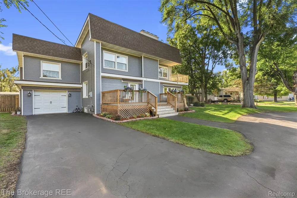 1442 Packard Avenue Burton City, MI 48509