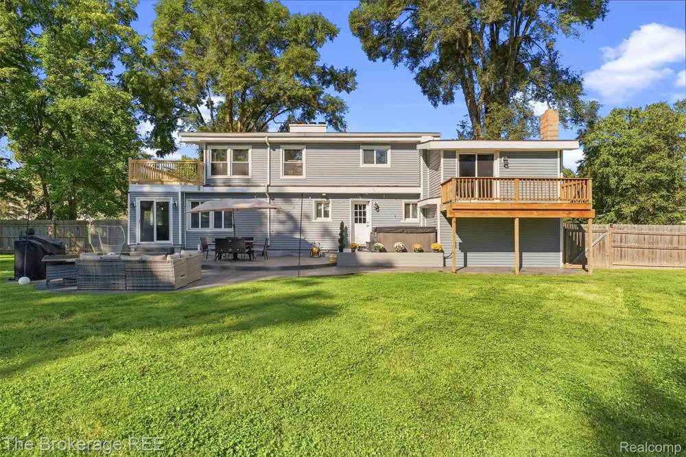 1442 Packard Avenue Burton City, MI 48509