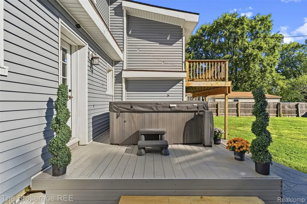1442 Packard Avenue Burton City, MI 48509