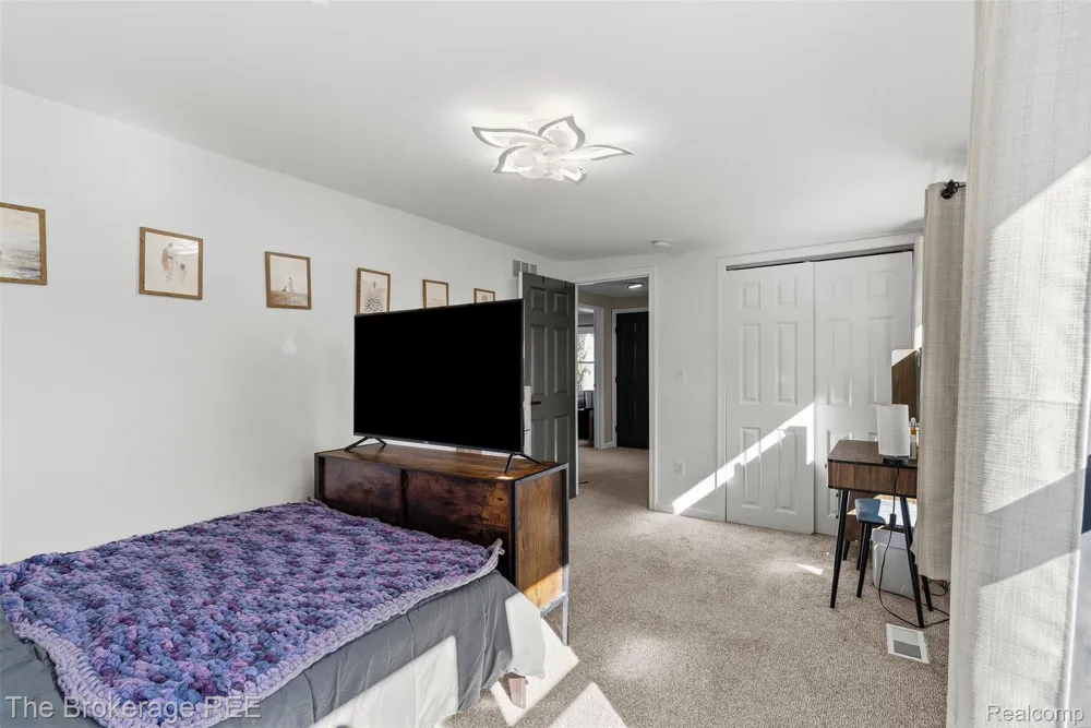 1442 Packard Avenue Burton City, MI 48509