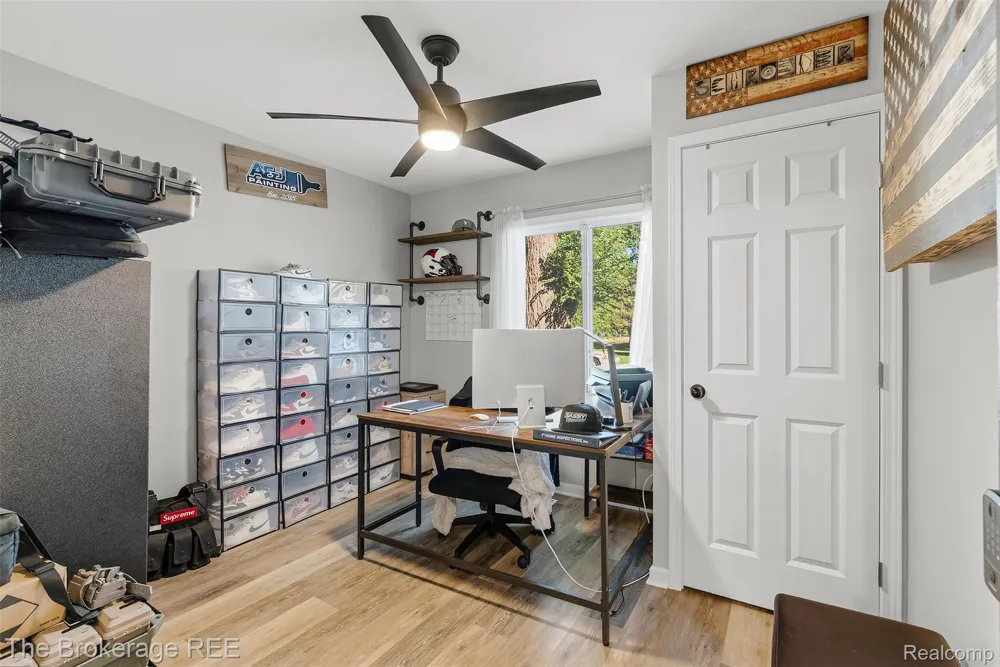 1442 Packard Avenue Burton City, MI 48509