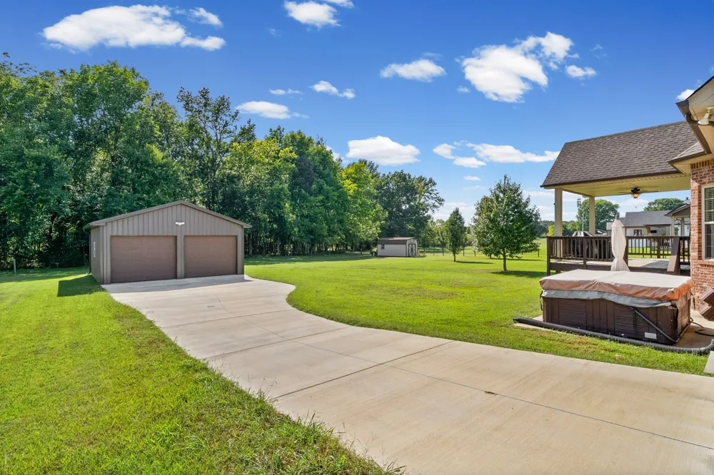 4244 Sango Road Clarksville, TN 37043