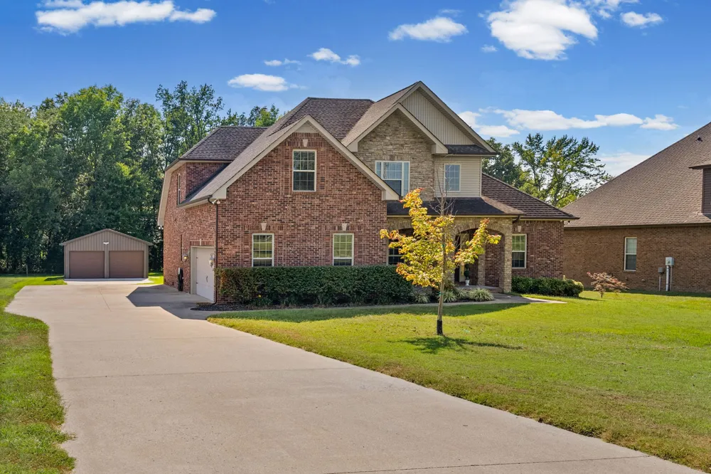4244 Sango Road Clarksville, TN 37043