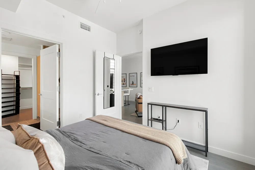 1212 Demonbreun St #1811 Nashville, TN 37203