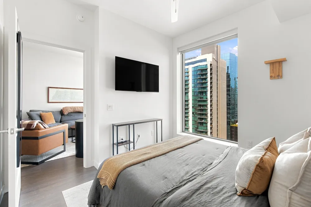 1212 Demonbreun St #1811 Nashville, TN 37203