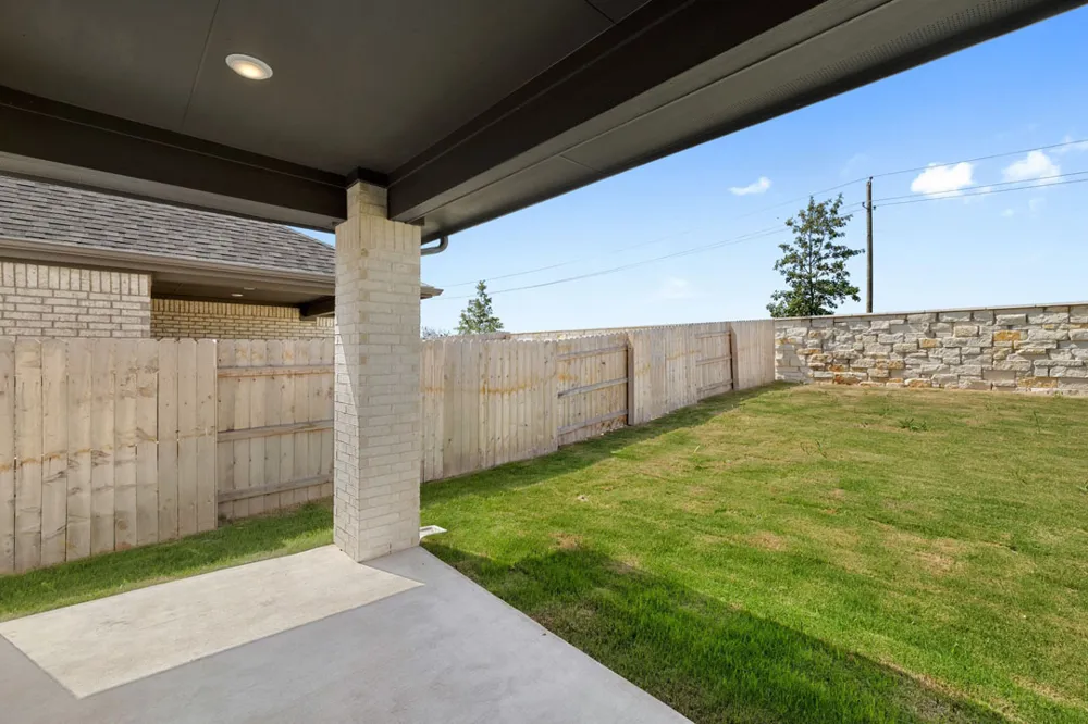 264 Bloomington Loop Hutto, TX 78634