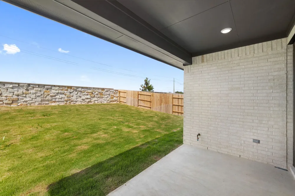 264 Bloomington Loop Hutto, TX 78634