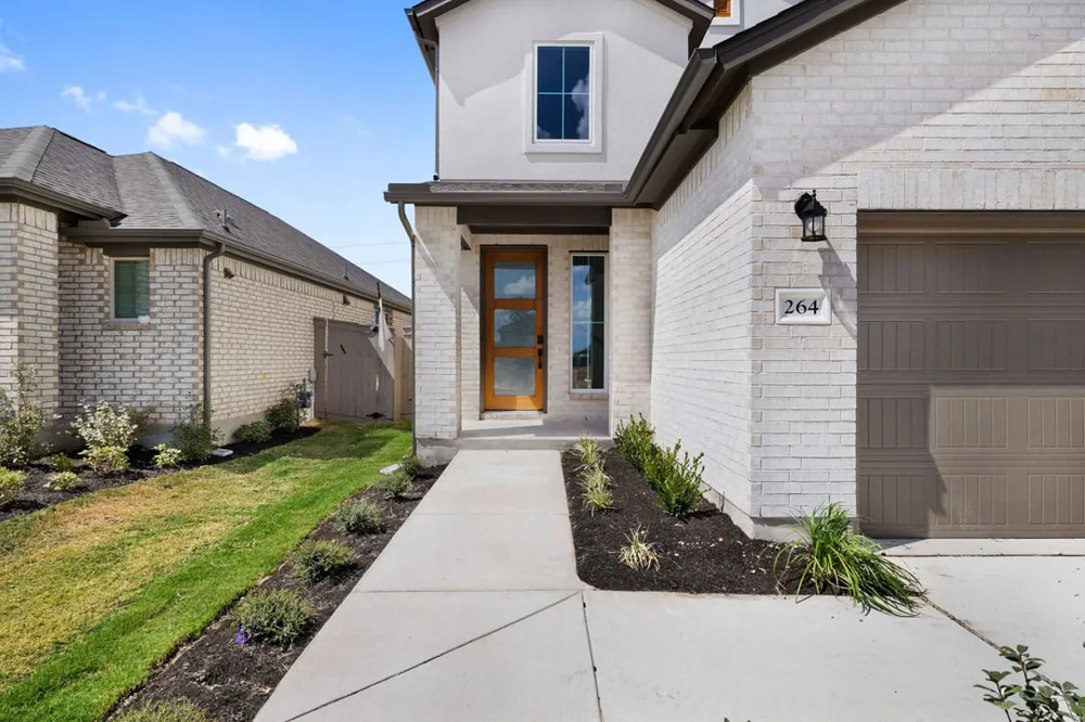 264 Bloomington Loop Hutto, TX 78634