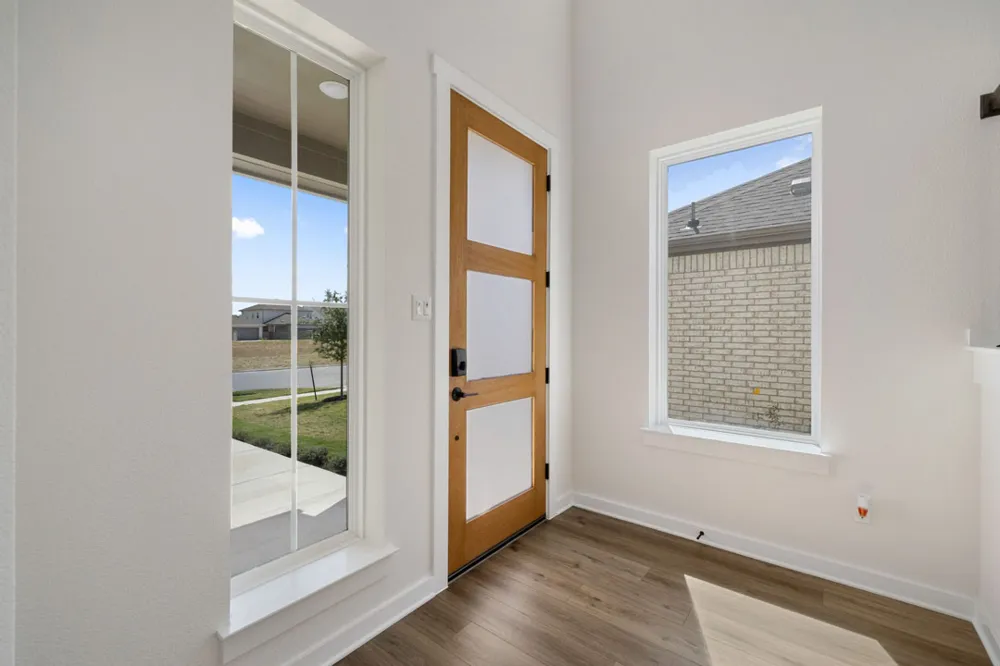 264 Bloomington Loop Hutto, TX 78634