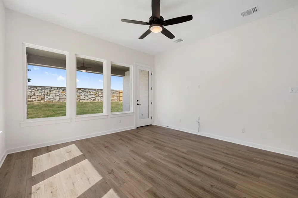 264 Bloomington Loop Hutto, TX 78634