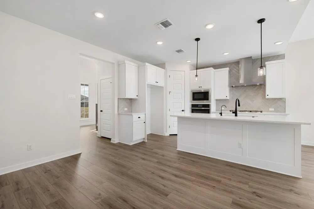264 Bloomington Loop Hutto, TX 78634