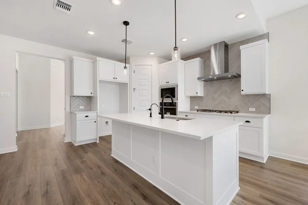 264 Bloomington Loop Hutto, TX 78634