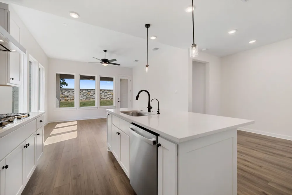 264 Bloomington Loop Hutto, TX 78634