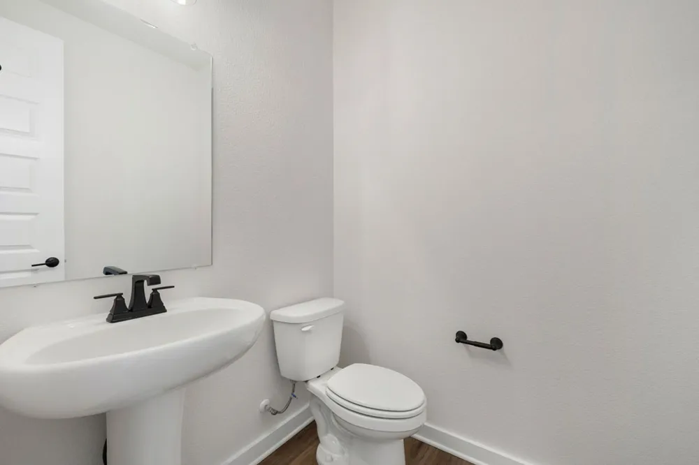 264 Bloomington Loop Hutto, TX 78634
