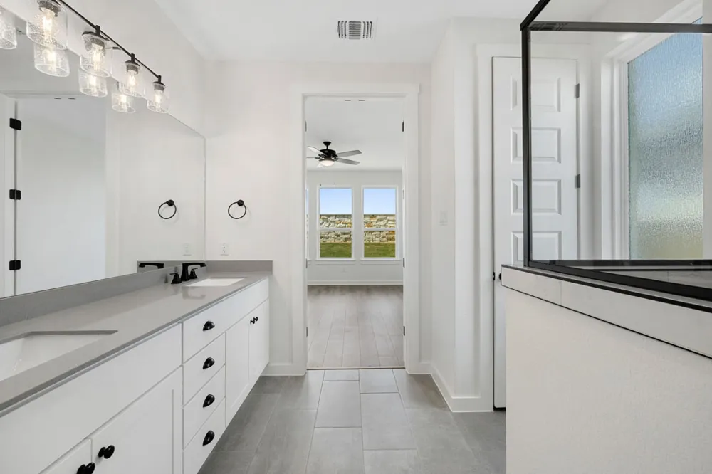 264 Bloomington Loop Hutto, TX 78634