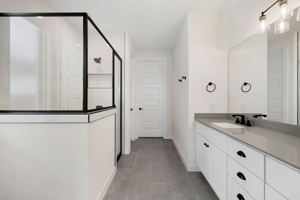 264 Bloomington Loop Hutto, TX 78634