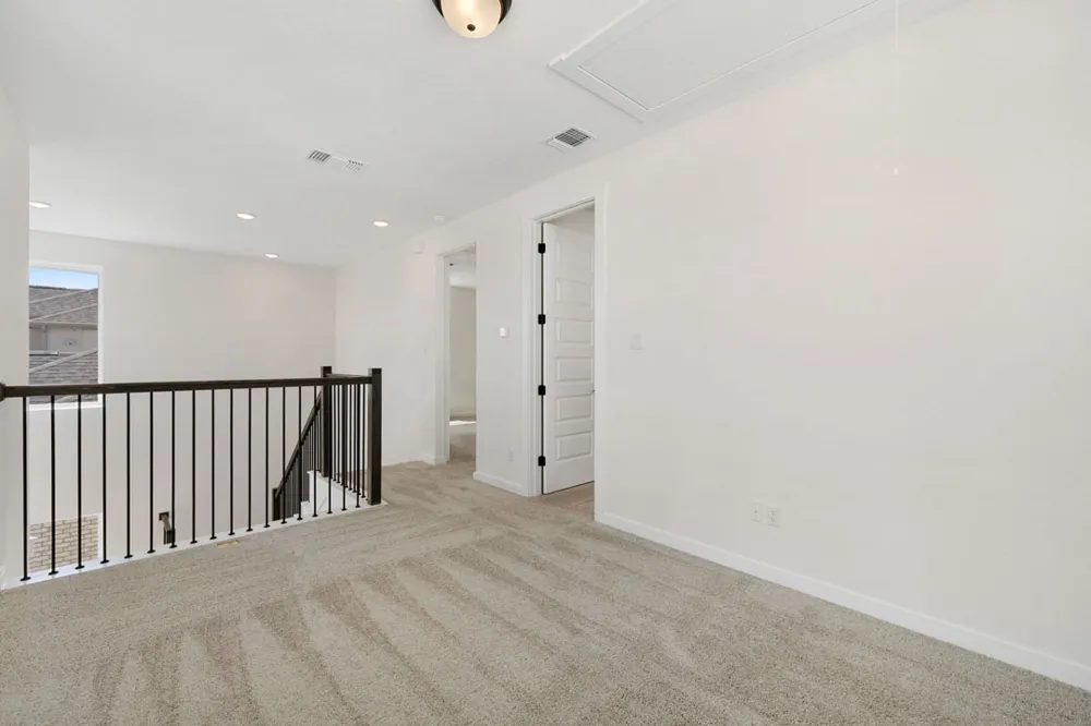 264 Bloomington Loop Hutto, TX 78634
