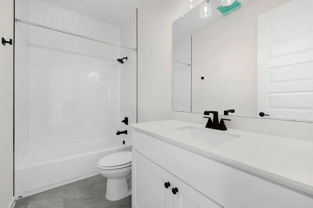 264 Bloomington Loop Hutto, TX 78634