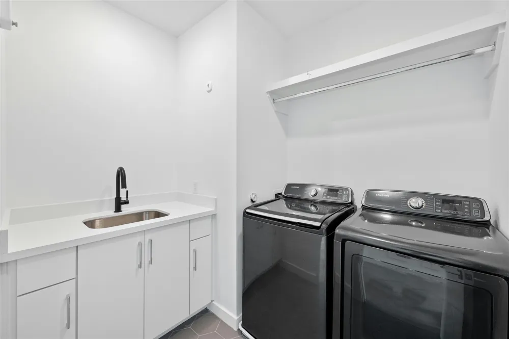 1225 Hillside Avenue #6 Austin, TX 78704