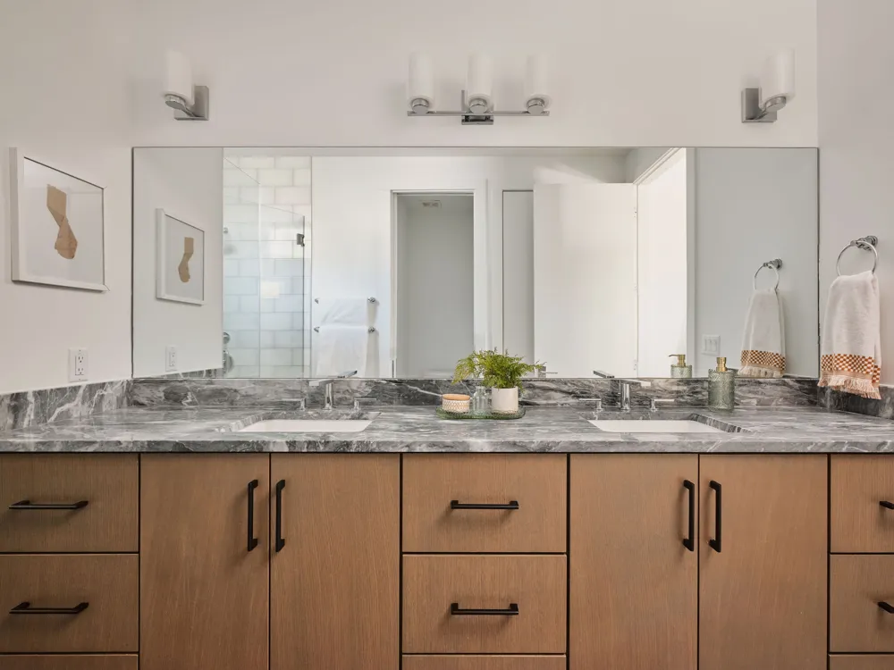 1225 Hillside Avenue #6 Austin, TX 78704