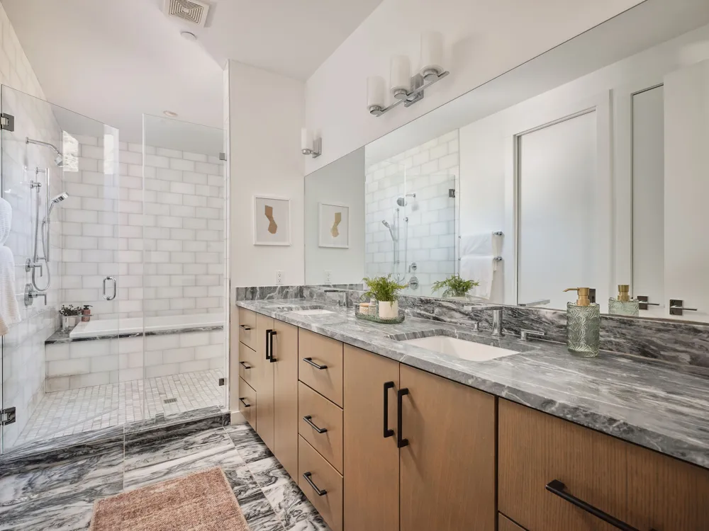 1225 Hillside Avenue #6 Austin, TX 78704