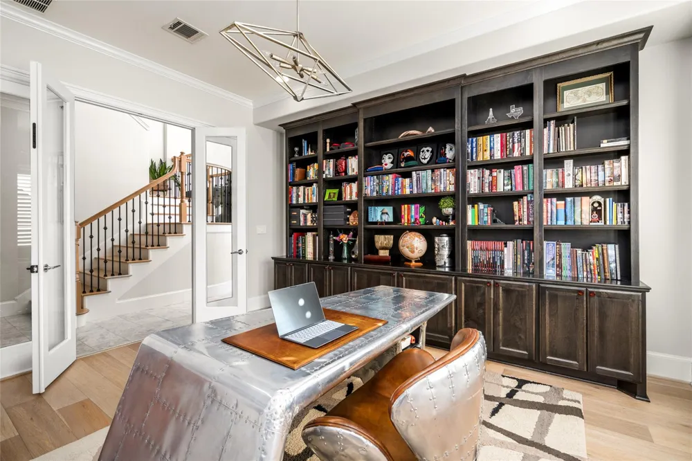 64 S Parkgate Circle The Woodlands, TX 77381