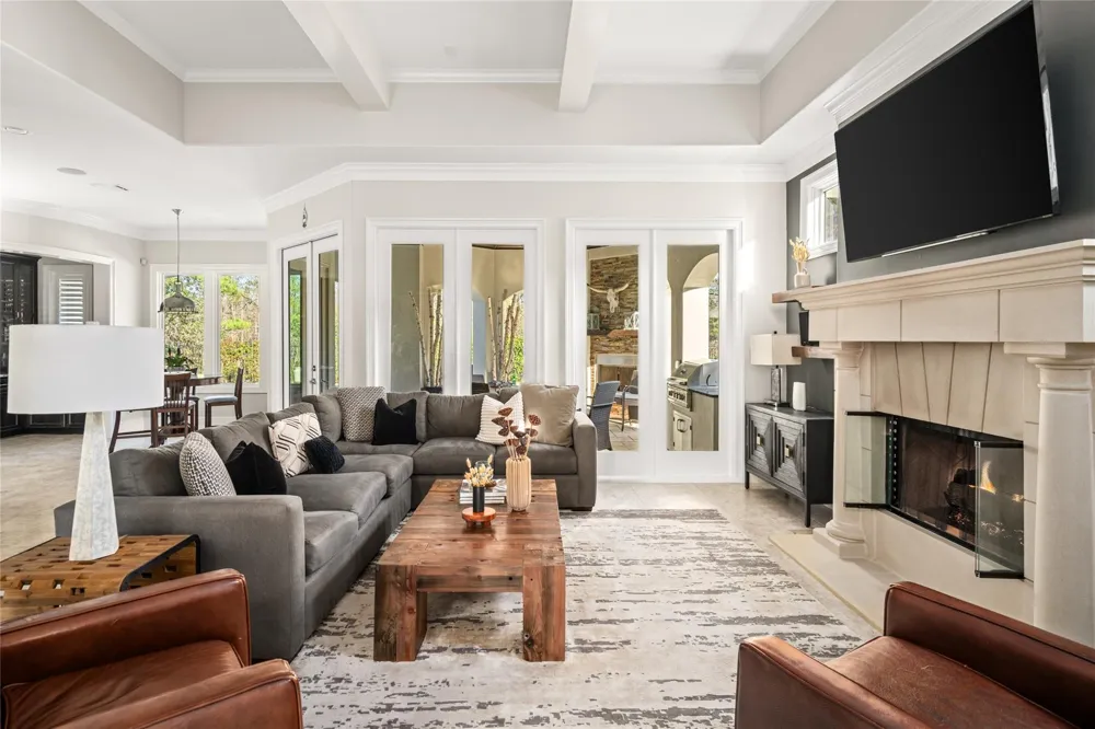 64 S Parkgate Circle The Woodlands, TX 77381
