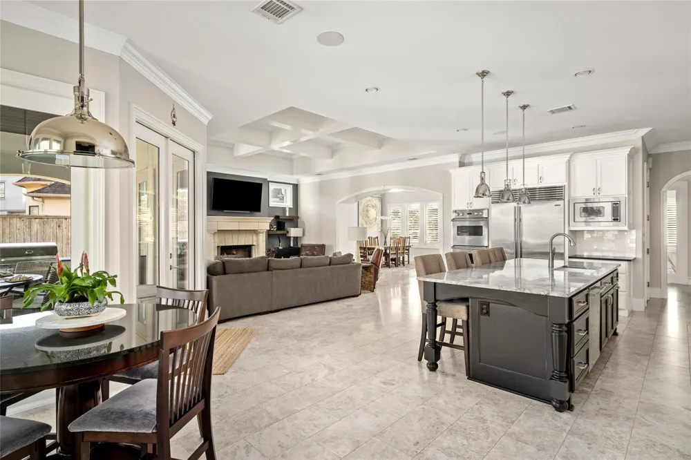 64 S Parkgate Circle The Woodlands, TX 77381