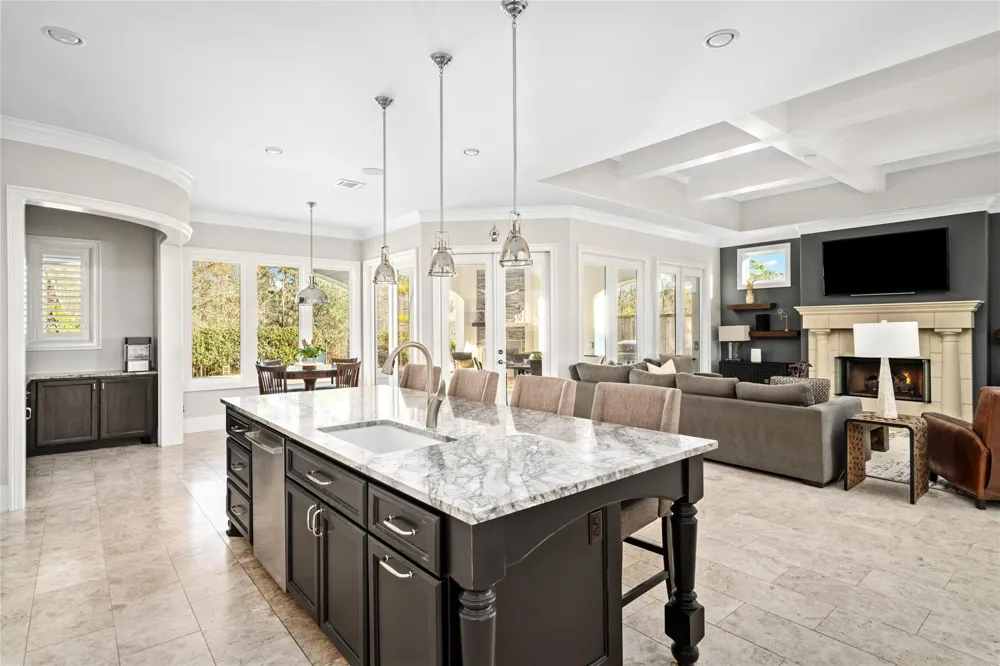 64 S Parkgate Circle The Woodlands, TX 77381