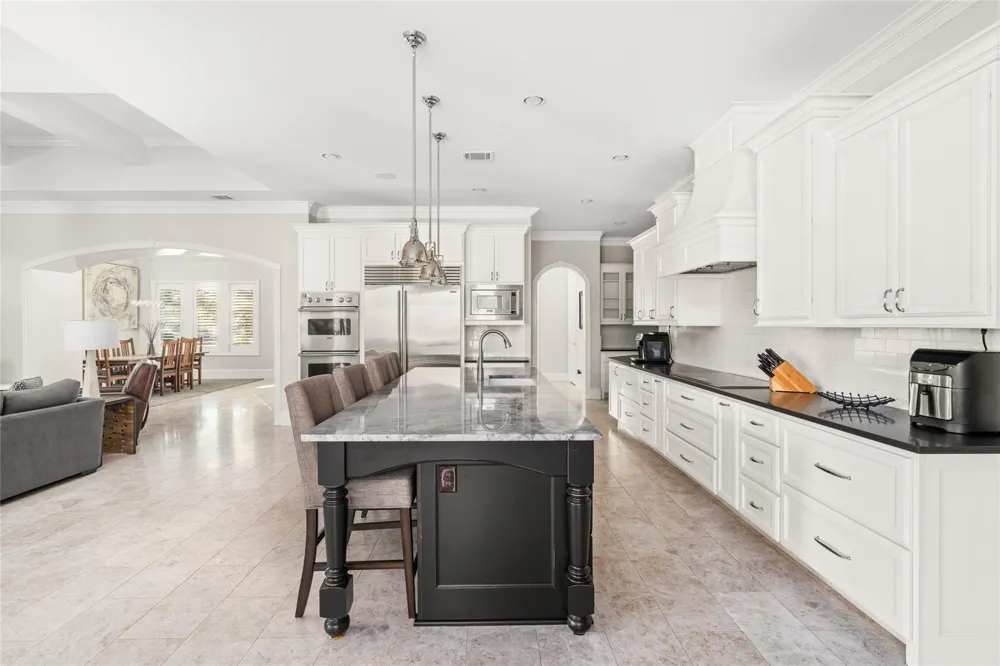 64 S Parkgate Circle The Woodlands, TX 77381