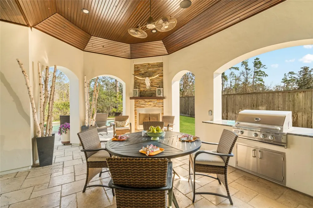 64 S Parkgate Circle The Woodlands, TX 77381