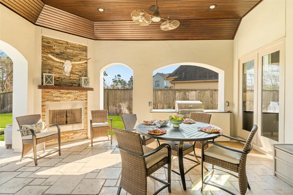 64 S Parkgate Circle The Woodlands, TX 77381