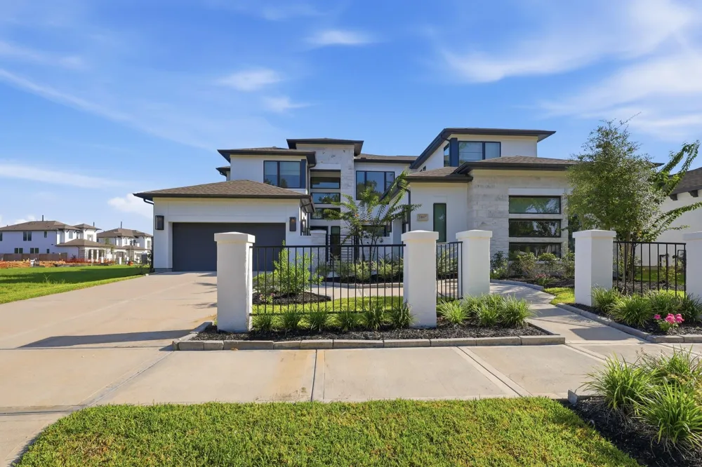 10007 Regal Mist Drive Missouri City, TX 77459