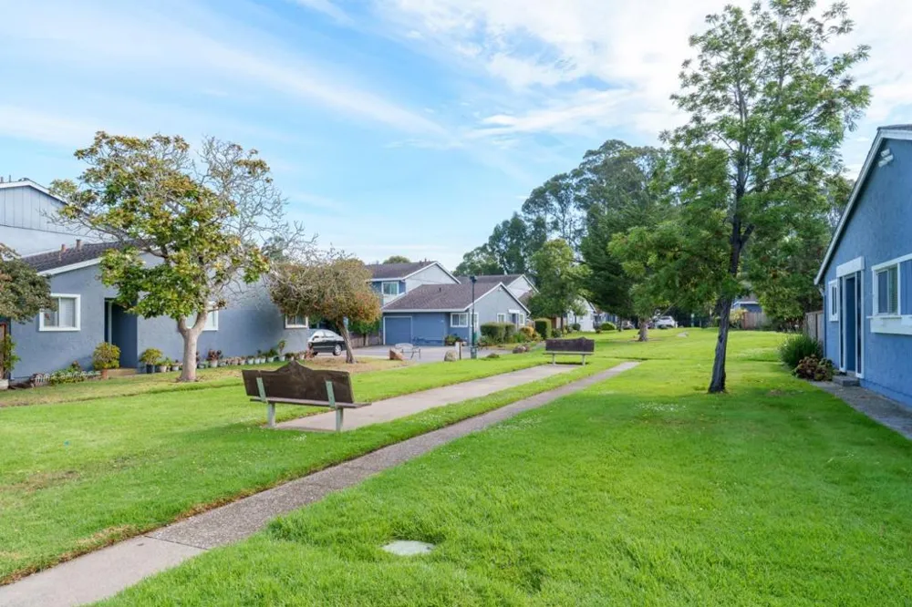 1044 Suzanne Court Half Moon Bay, CA 94019