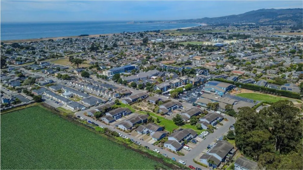 1044 Suzanne Court Half Moon Bay, CA 94019
