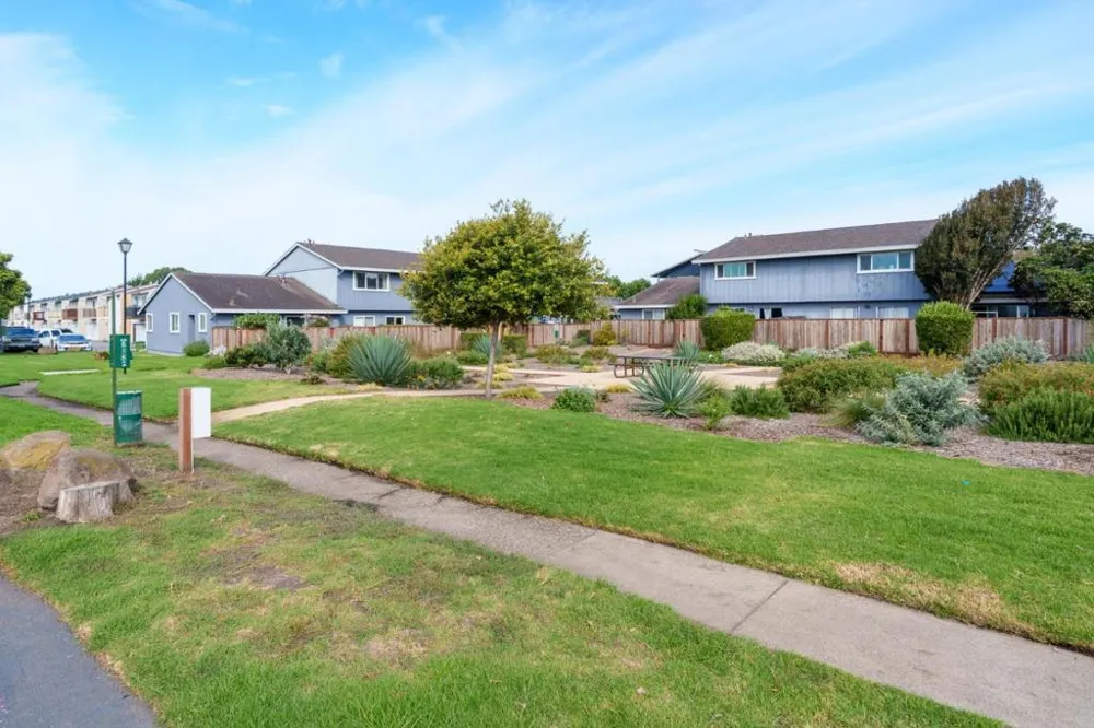 1044 Suzanne Court Half Moon Bay, CA 94019
